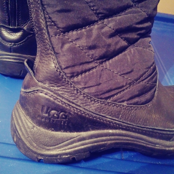 UGG Winter Boots - Size 5 Black - Picture 5 of 12